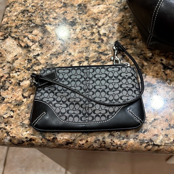 Coach bag & zippered pouch - Picture 13 of 16